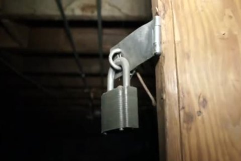 13PHM006Master SpunkHunters - Scene 2 - Factory movie