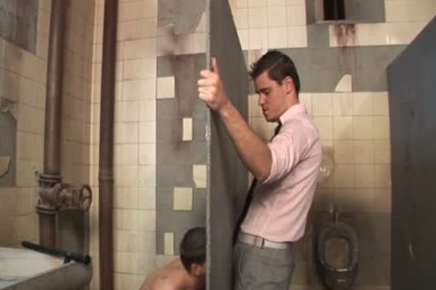 A gay Gloryhole oral stimulation To enjoy Here!