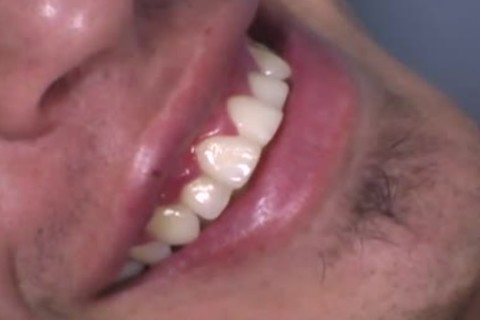 Whiteboi Does Sloppy Deepthroat On A black 10-Pounder