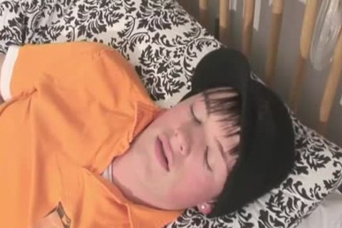 brunette man Strokes Himself And Dildos pooper