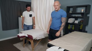 spread At The Spa: bareback - Trevor Laster & Mateo Fernandez American Hump