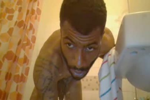 dark chap jerking off With His monstrous cock