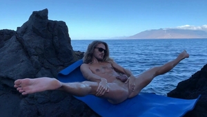 AlternaDudes - Skinny & hairy jerks off outdoors solo