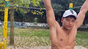 EastBoys.com - Solo muscle colombian gay cumshot