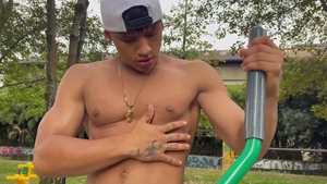 EastBoys.com - Solo muscle colombian gay cumshot