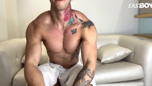 EastBoys.com - Straight guy jerking big dick in public