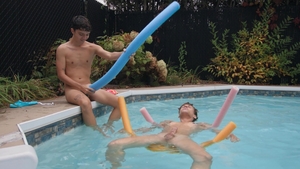 Men: Sam's Splashy Wet Fun with Shae's Big Cock
